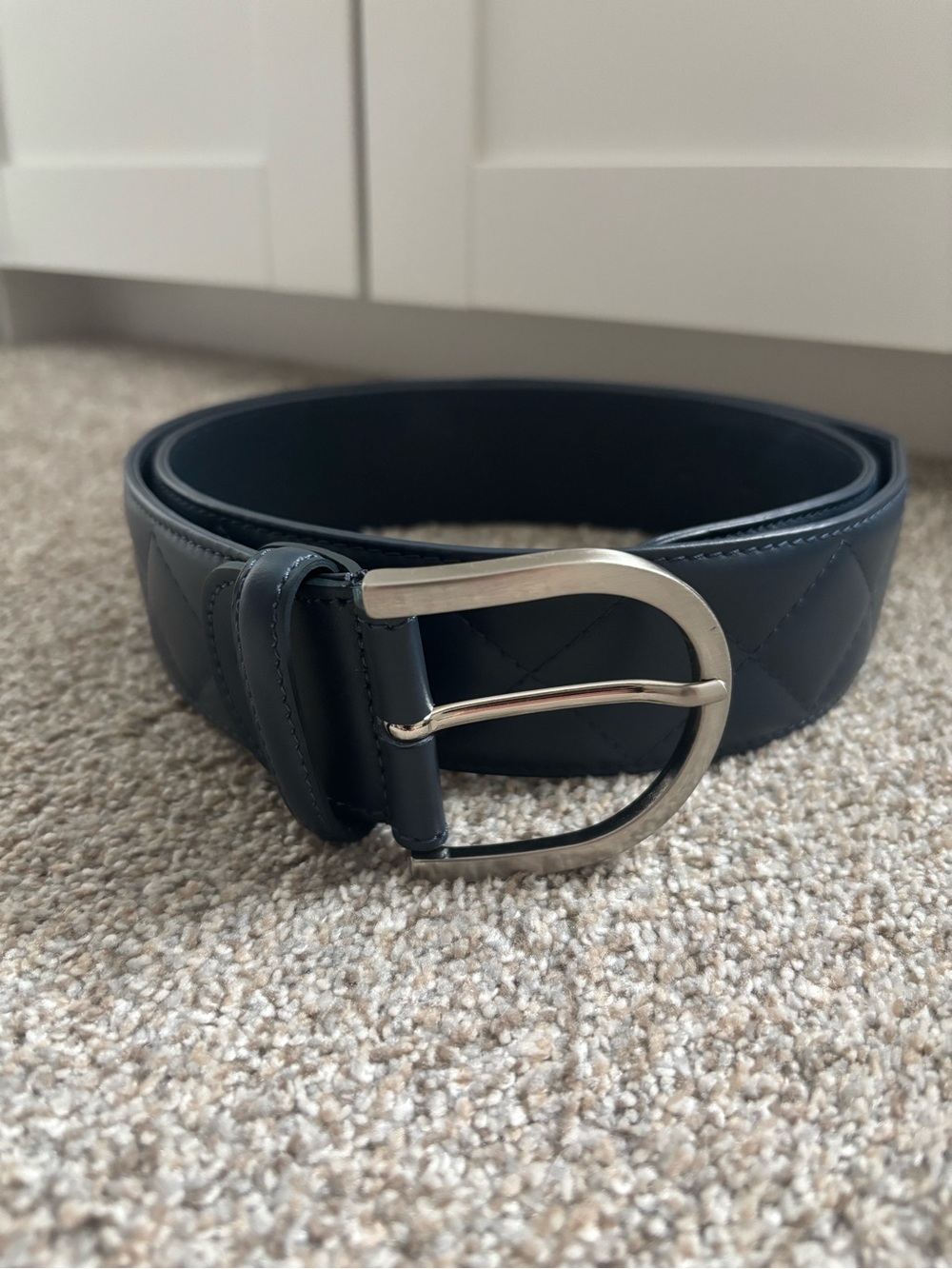 The Tailored Sportsman Quilted Leather Belt in Navy with Silver Buckle
